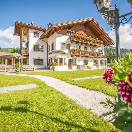Apartments Hubertushof Dobbiaco Exterior photo